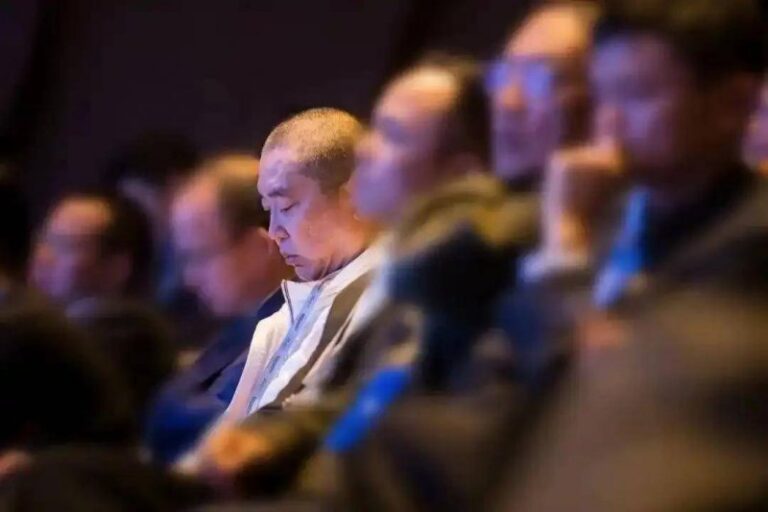 AVA爱华外汇平台理财前必看！期货量化交易详解全步骤教你如何在2025年逆袭成功
